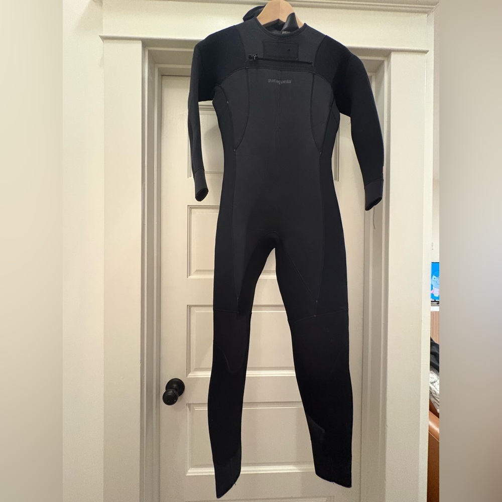 Patagonia Women's R4 Black Wetsuit Merino Wool lining & hood